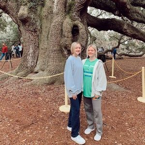 Meet your Posher, Ally